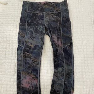 Lulu Lemon cropped leggings